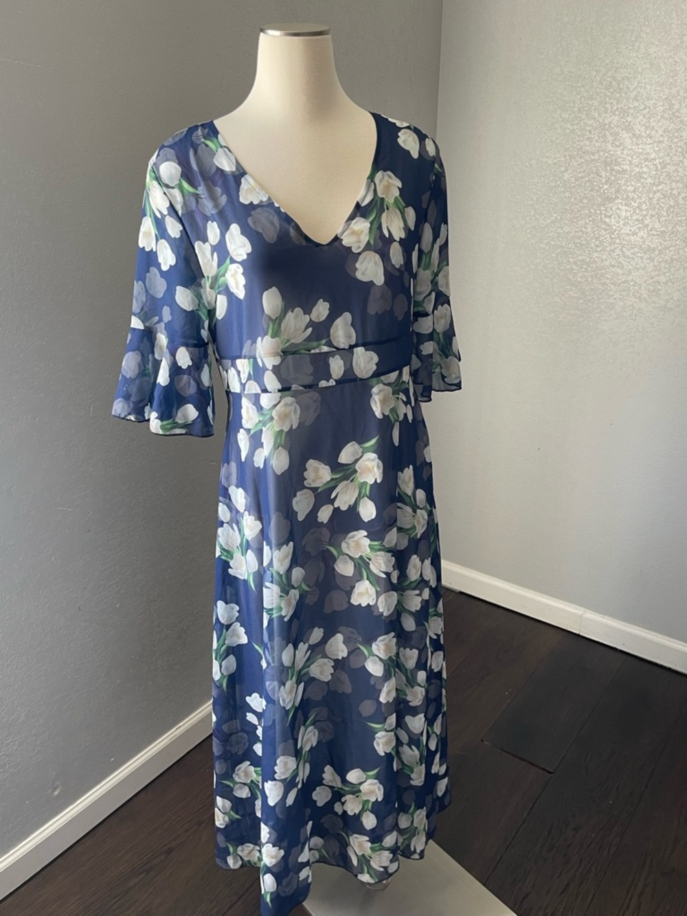 Made With Love White Tulip sheer Layered Dress‎ Size Medium